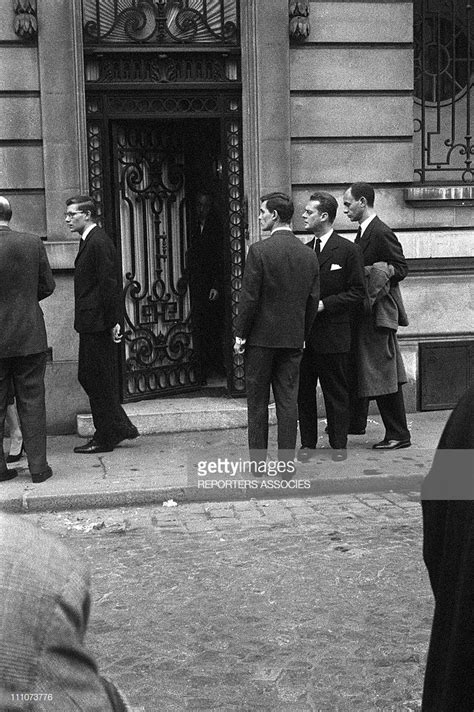 yves saint laurent at funeral|where is christian dior buried.